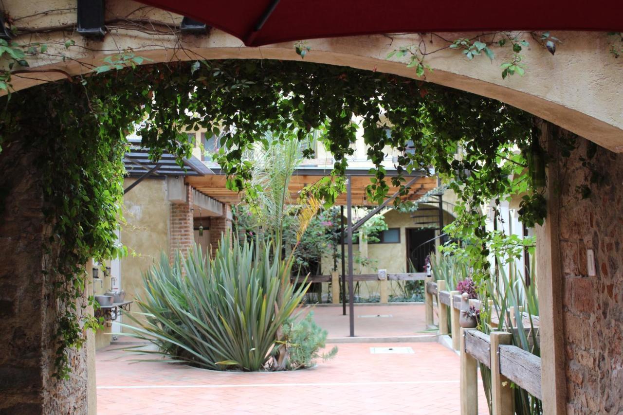 Hotel El Descanso Barrio Del Artista